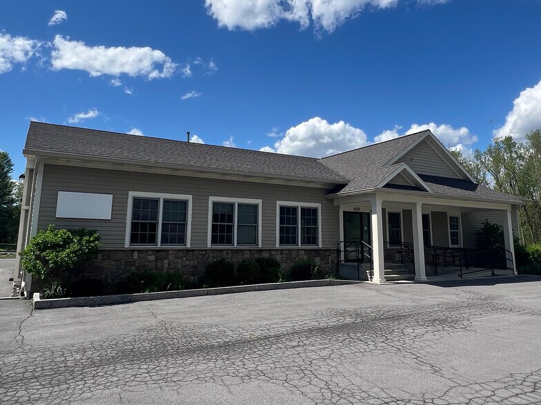 425 Grant Ave, Auburn, NY à louer - Photo du bâtiment - Image 1 de 2