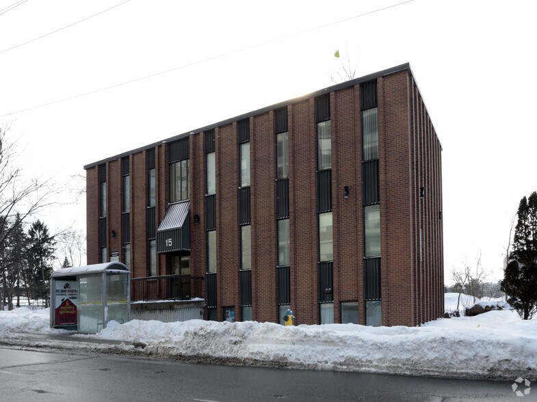 15 Westmount Rd S, Waterloo, ON for sale - Primary Photo - Image 1 of 1