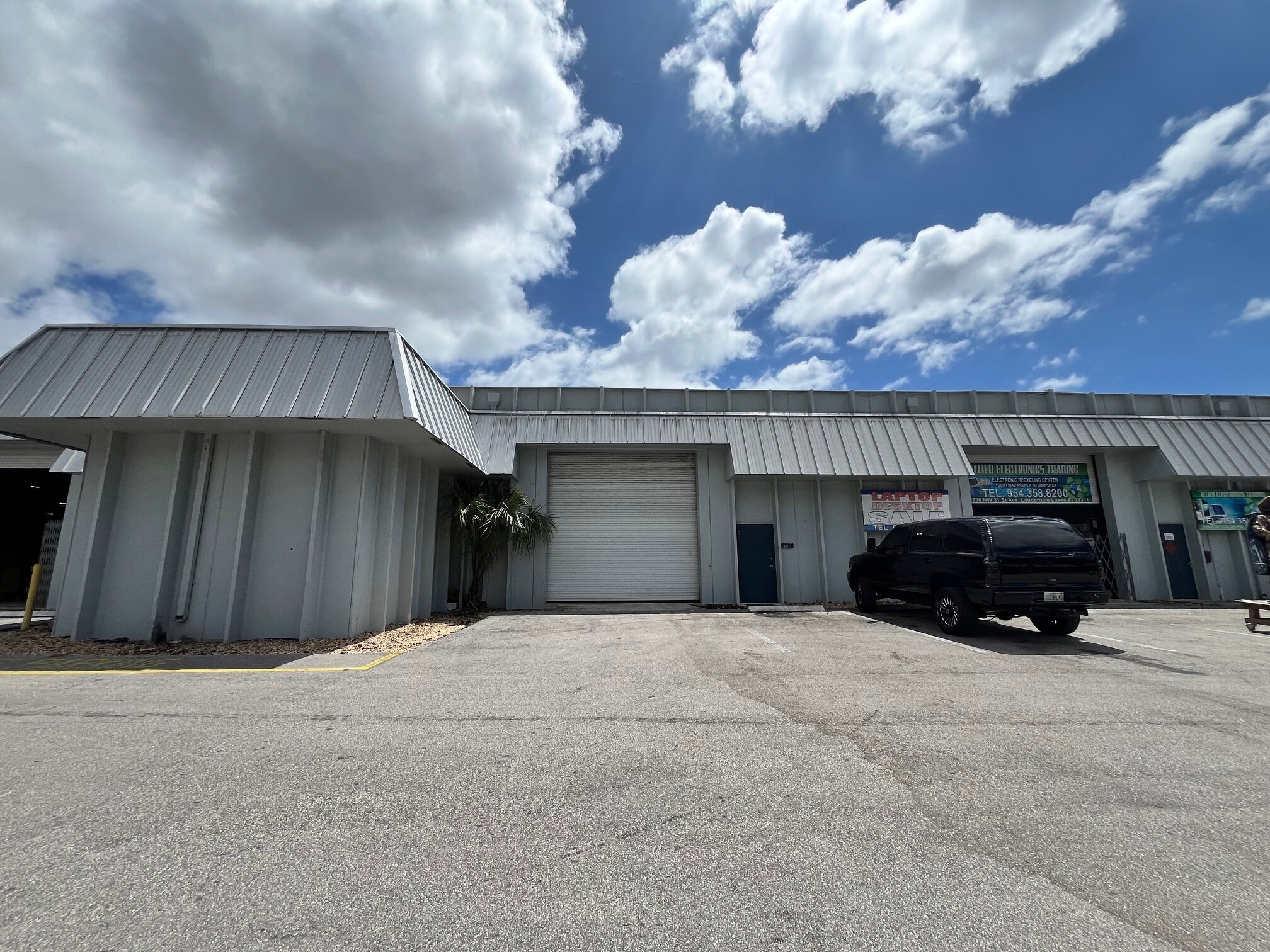 2696 NW 31st Ave, Lauderdale Lakes, FL for lease Building Photo- Image 1 of 8