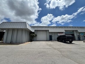 2696 NW 31st Ave, Lauderdale Lakes, FL for lease Building Photo- Image 1 of 8