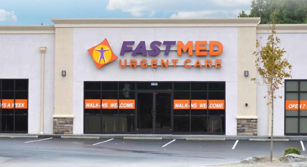 5701 University Pky, Winston-Salem, NC à louer - Photo du bâtiment - Image 2 de 3