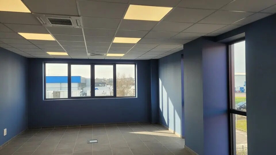 Flex in Saint-Étienne-du-Rouvray for lease - Building Photo - Image 3 of 13