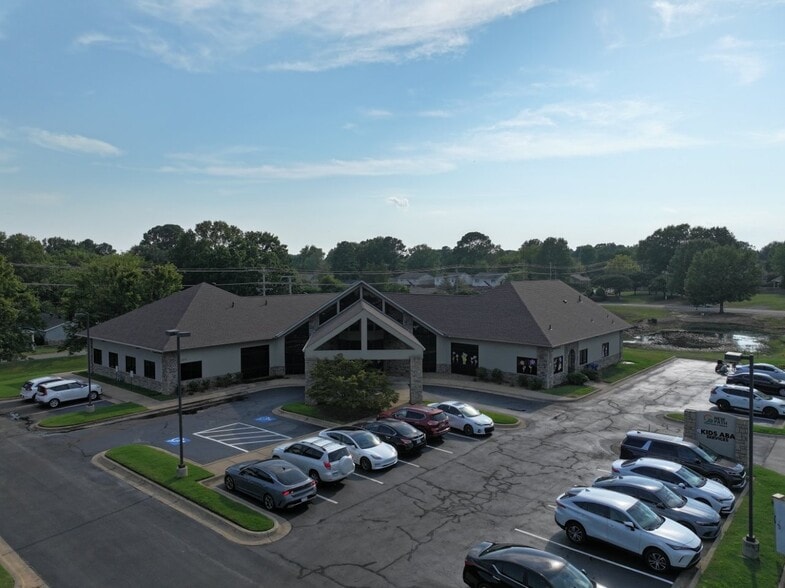 3025 Fountain Dr, Conway, AR for lease - Building Photo - Image 2 of 15