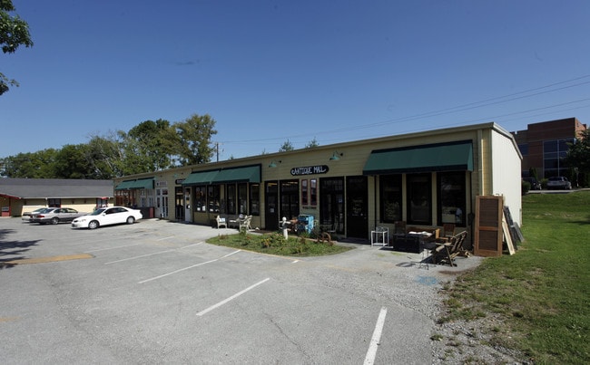 Plus de détails pour 5075 Columbia Pike, Spring Hill, TN - Commerce de détail à louer
