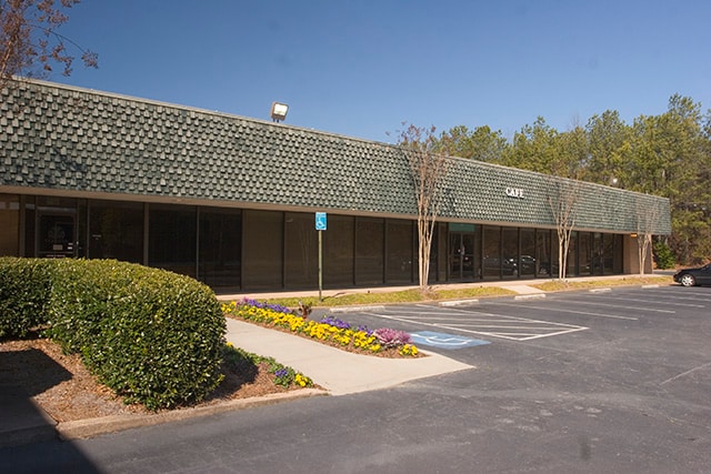 6855 Jimmy Carter Blvd, Norcross, GA à vendre - Photo du bâtiment - Image 3 de 3