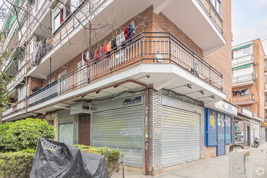 Immeuble residentiel dans Madrid, Madrid à vendre - Photo du bâtiment - Image 2 de 2