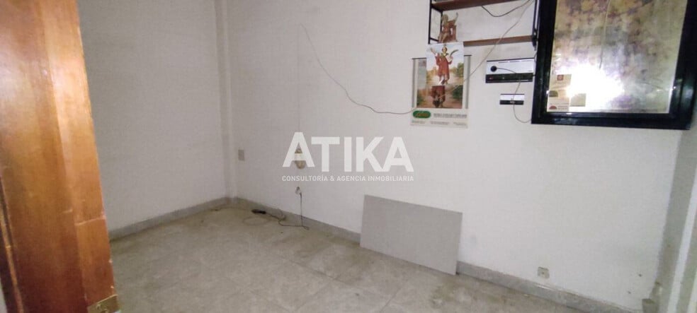 Retail in Ontinyent for lease - Building Photo - Image 3 of 4