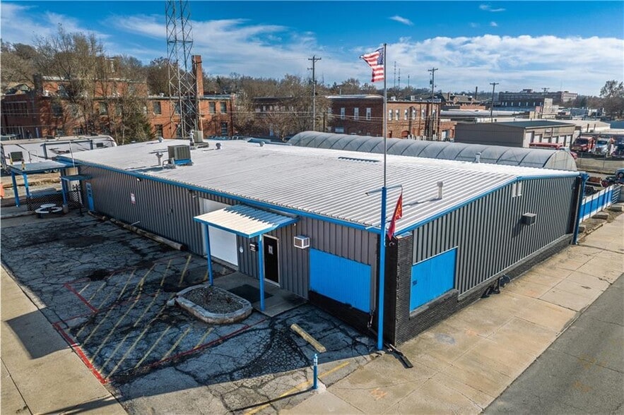 701 S 8th St, Saint Joseph, MO for sale - Building Photo - Image 1 of 12