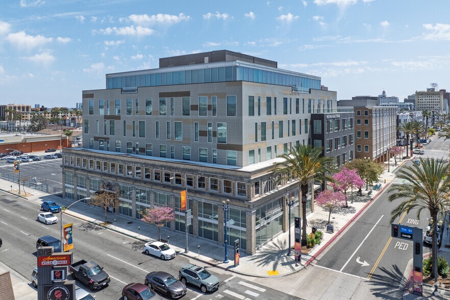 650 Pine Ave, Long Beach, CA à vendre - Photo du bâtiment - Image 2 de 5