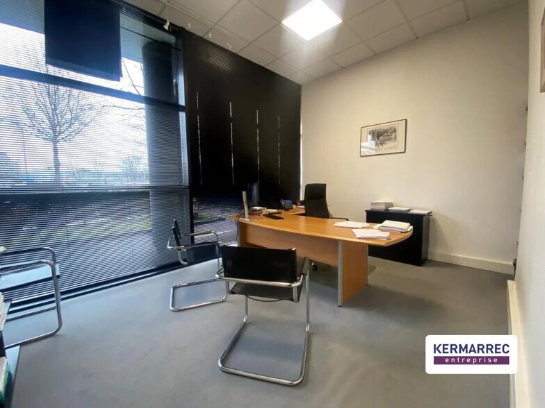Office in Rennes for lease - Interior Photo - Image 2 of 5