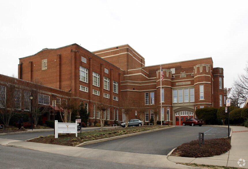 570 Campbell Ave, Roanoke, VA à louer - Photo du bâtiment - Image 3 de 37