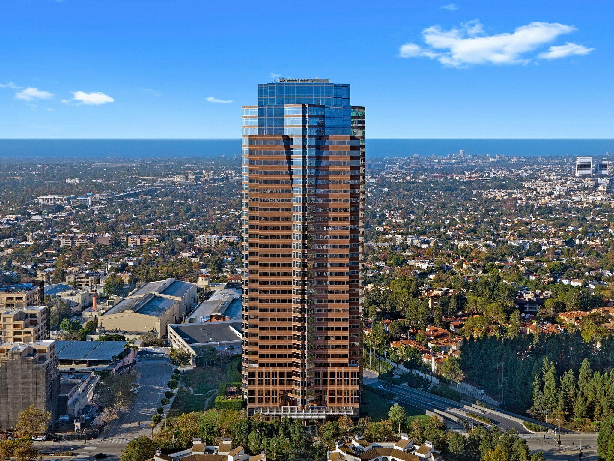 2121 Avenue of the Stars, Century City, CA à louer Photo du bâtiment- Image 1 de 3
