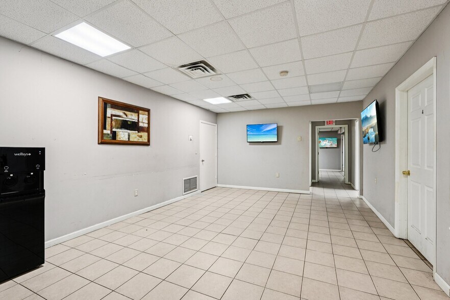 99-105 Berkshire Ave, Paterson, NJ à louer - Photo du bâtiment - Image 3 de 28