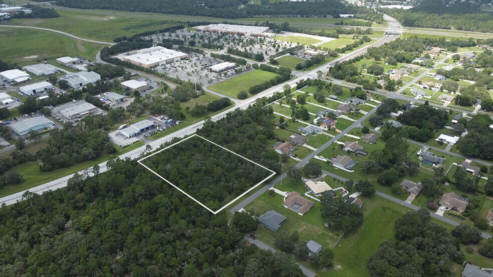 15200-15210 Copeland Way, Brooksville, FL à vendre - Photo du bâtiment - Image 1 de 5