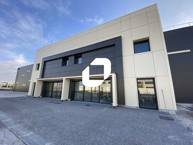 Flex dans Le Mesnil-Amelot à louer - Photo du bâtiment - Image 2 de 11