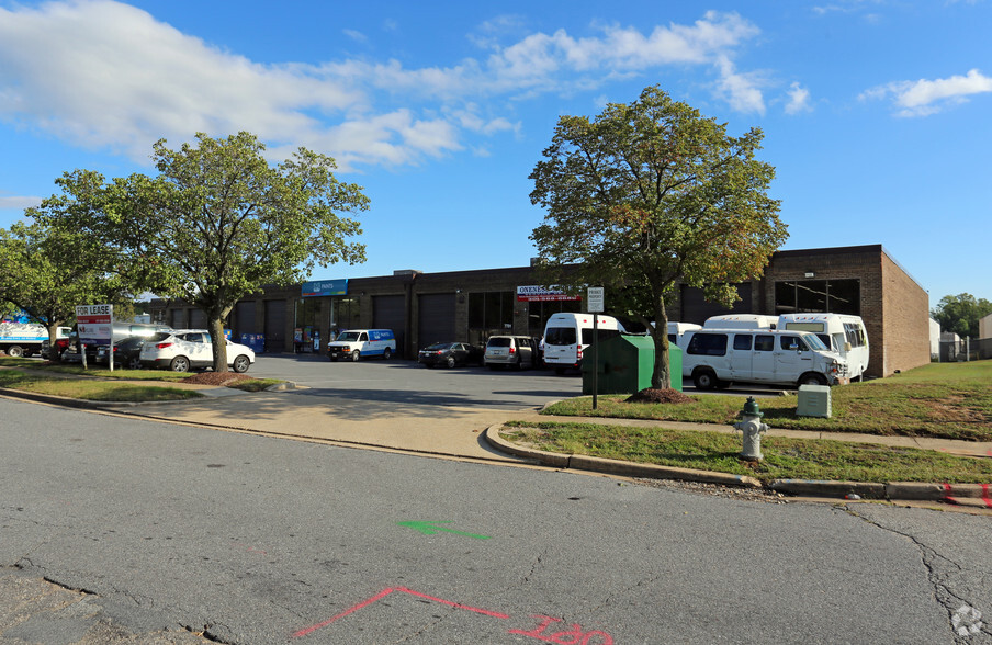 7701-7717 Penn Belt Dr, Forestville, MD for lease - Primary Photo - Image 1 of 10