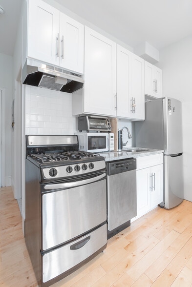 2020 Locust St, Philadelphia, PA à vendre - Photo du bâtiment - Image 2 de 54