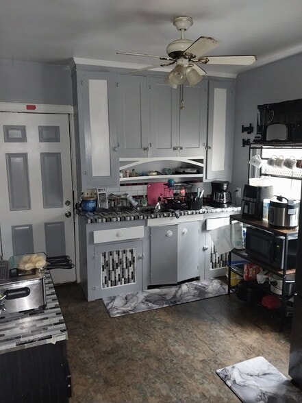 1747 Catalpa Rd, Cleveland, OH for sale - Building Photo - Image 3 of 13