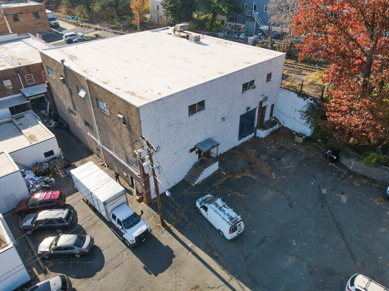 115 Roosevelt Ave, Belleville, NJ à louer - Photo du bâtiment - Image 2 de 9