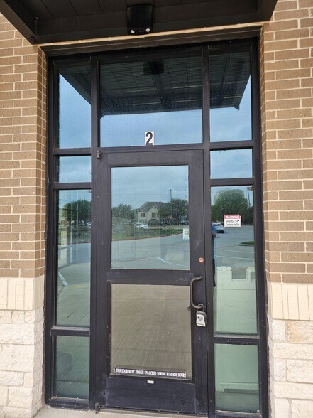 1259 N Alma Dr, Allen, TX à louer - Photo du bâtiment - Image 3 de 8