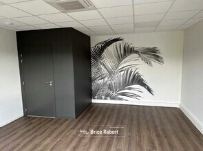 Local d'activités dans Bourgoin-Jallieu à vendre Photo intérieure- Image 1 de 4