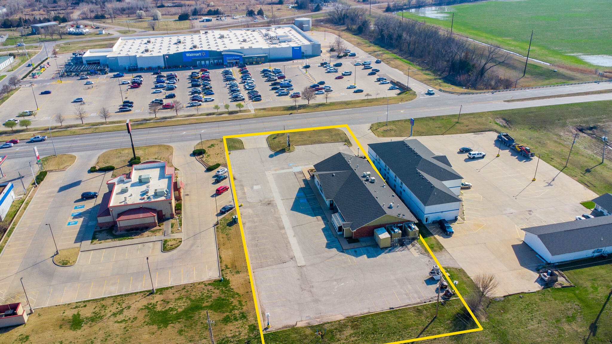 710 W 7th Ave, Augusta, KS à vendre Photo principale- Image 1 de 4