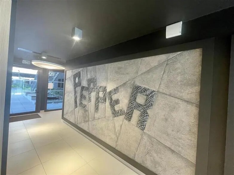 21 Avenue Françoise Giroud, Dijon for lease - Lobby - Image 2 of 10