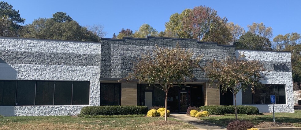 3800 Camp Creek Pky, Atlanta, GA à louer - Photo du bâtiment - Image 3 de 27
