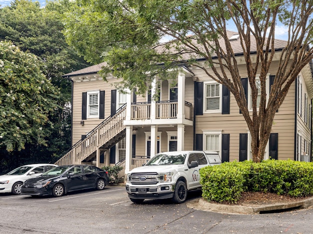 4045 Orchard Rd SE, Smyrna, GA à louer - Photo du bâtiment - Image 3 de 14
