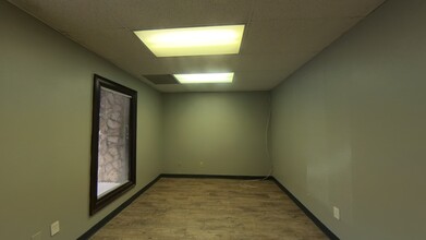 2523 Roosevelt Hwy, College Park, GA for lease Interior Photo- Image 2 of 4