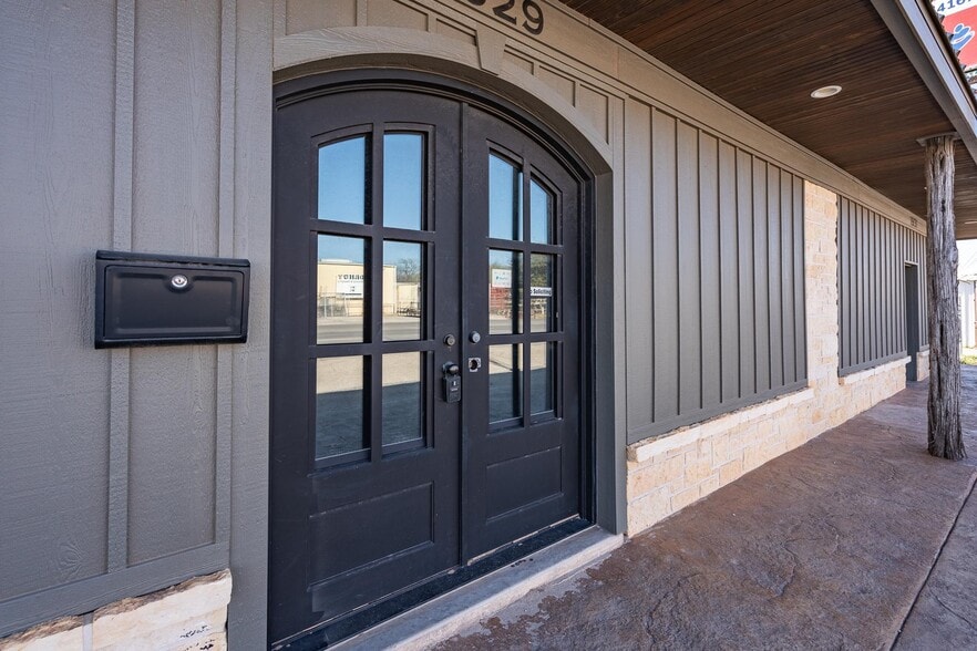 1929 S Treadaway Blvd, Abilene, TX for lease - Building Photo - Image 3 of 30