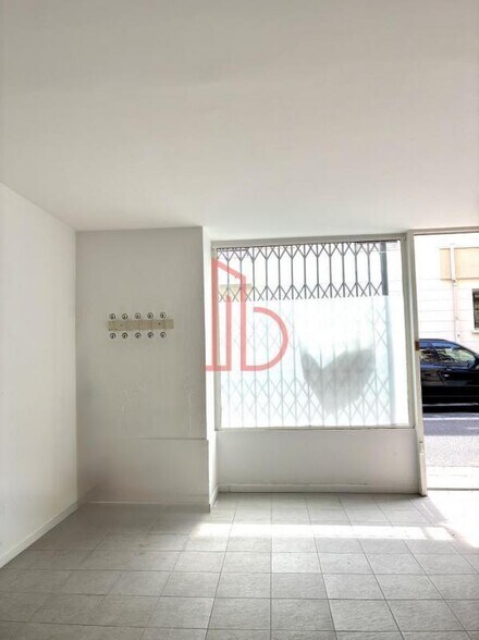 Office in Bordeaux for sale - Interior Photo - Image 3 of 3