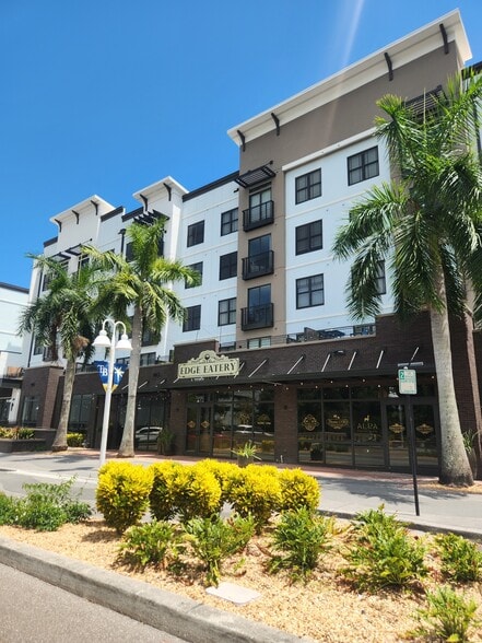 1560 Central Ave, Saint Petersburg, FL à louer - Photo du bâtiment - Image 3 de 10