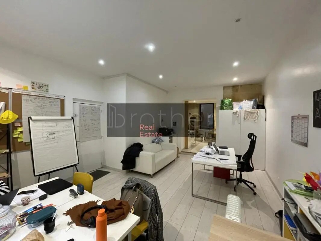 Office in Bordeaux for sale Interior Photo- Image 1 of 6