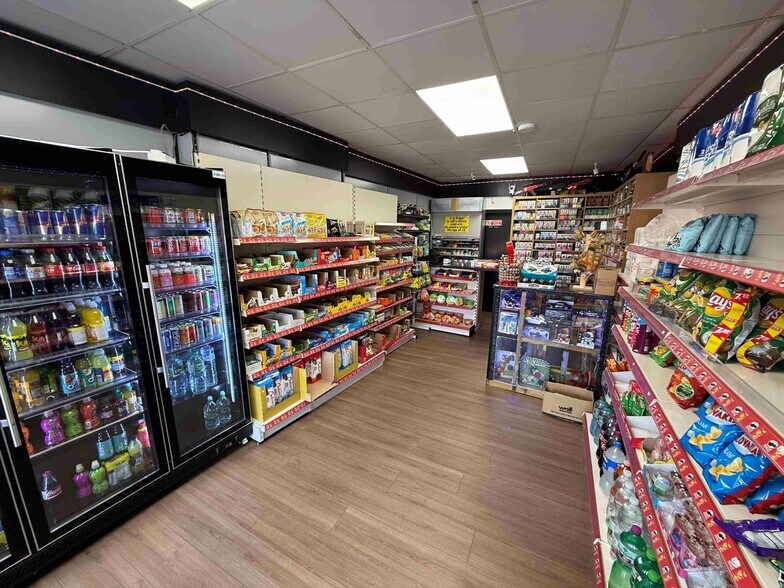 26 Hightown, Crewe for sale - Interior Photo - Image 2 of 18