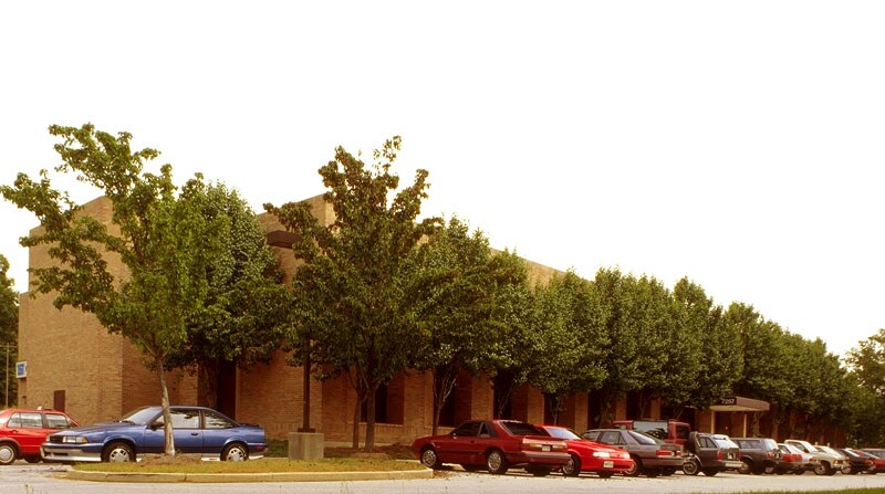 7257 Parkway Dr, Hanover, MD à vendre - Photo du bâtiment - Image 3 de 11