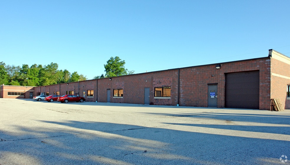 5675 Hudson Industrial Pky, Hudson, OH for lease - Building Photo - Image 3 of 6