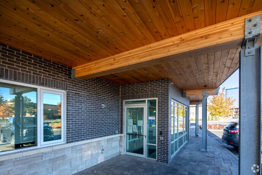 525 Cochrane Dr, Markham, ON à vendre - Photo du bâtiment - Image 3 de 17