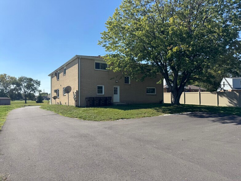 374 Lynn Dr, Manteno, IL à vendre - Photo du bâtiment - Image 3 de 19