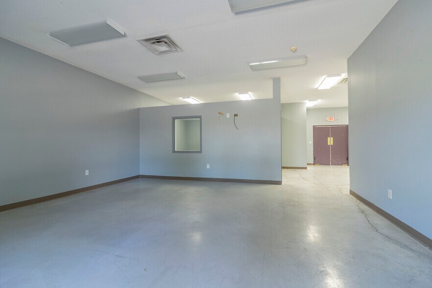 5801 Old Collinsville Rd, Fairview Heights, IL à louer - Photo intérieure - Image 3 de 9