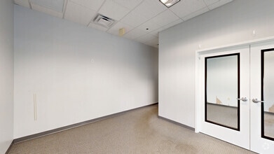 7300-7356 Greenbriar Pky, Orlando, FL for lease Matterport 3D Scan- Image 1 of 7