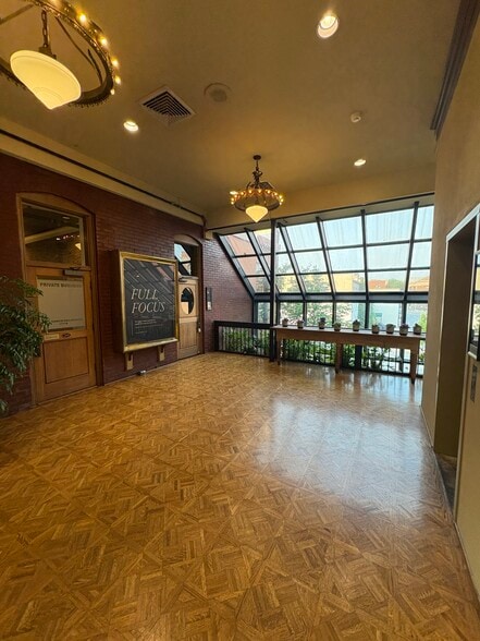 108-403 4th Ave S, Franklin, TN for lease - Building Photo - Image 3 of 15