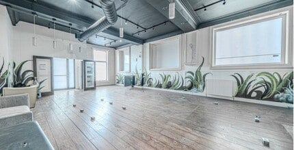 306 Eglinton Ave W, Toronto, ON for lease Interior Photo- Image 1 of 4