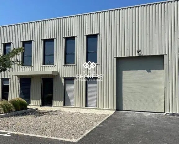 Flex dans Décines-Charpieu à louer - Photo du bâtiment - Image 1 de 12