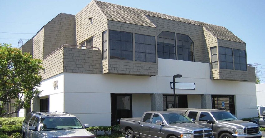 1576 N Batavia St, Orange, CA à vendre - Photo du bâtiment - Image 3 de 4