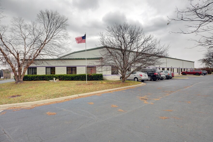 2401 Hiller Rdg, Johnsburg, IL à vendre - Photo du bâtiment - Image 1 de 1