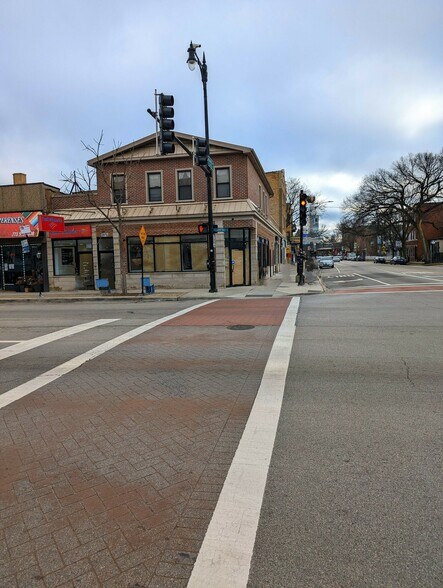 1969-1973 W Lawrence Ave, Chicago, IL à louer - Photo du bâtiment - Image 2 de 4