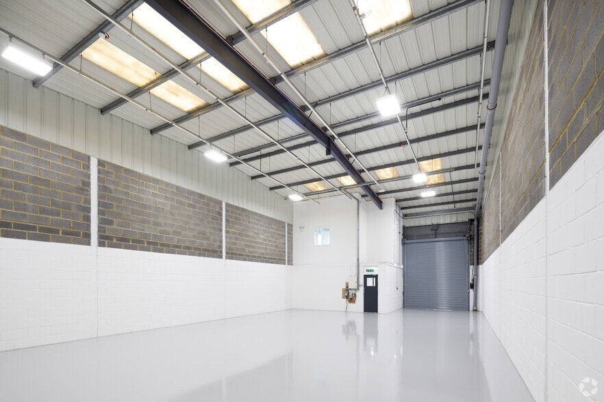 Neptune Clos, Rochester for lease - Building Photo - Image 3 of 26