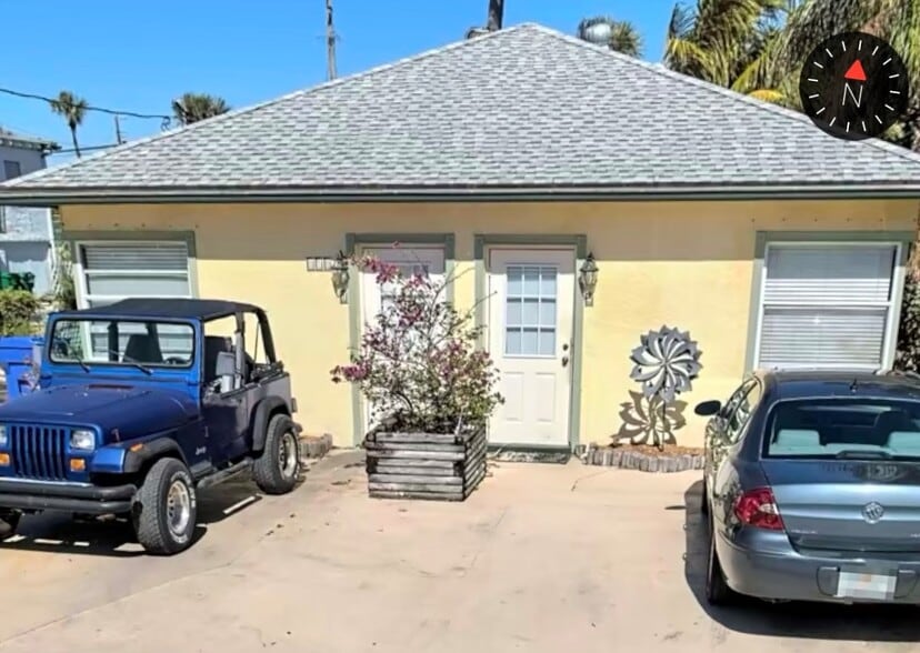 Lakeview Avenue Lantana FL - Portfolio portfolio of 2 properties for sale on LoopNet.ca - Primary Photo - Image 1 of 2