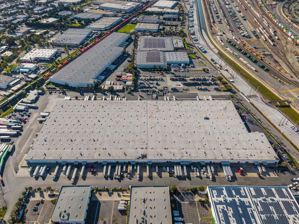 921 S Azusa Ave, City of Industry, CA à louer Photo intérieure- Image 1 de 3